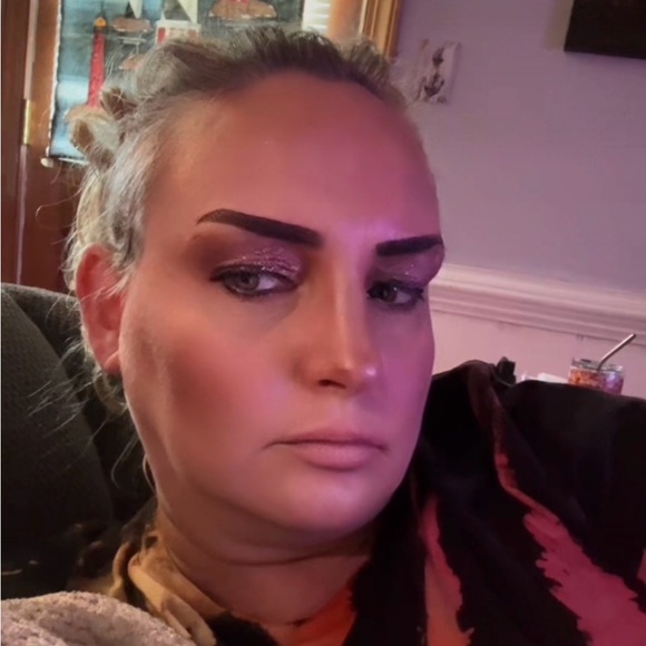 Meet your Posher, Ginger - Picture 2 of 4